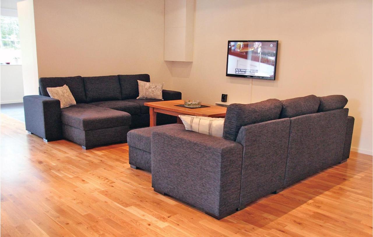 2 Bedroom Cozy Apartment In Habo Mullsjö Zewnętrze zdjęcie